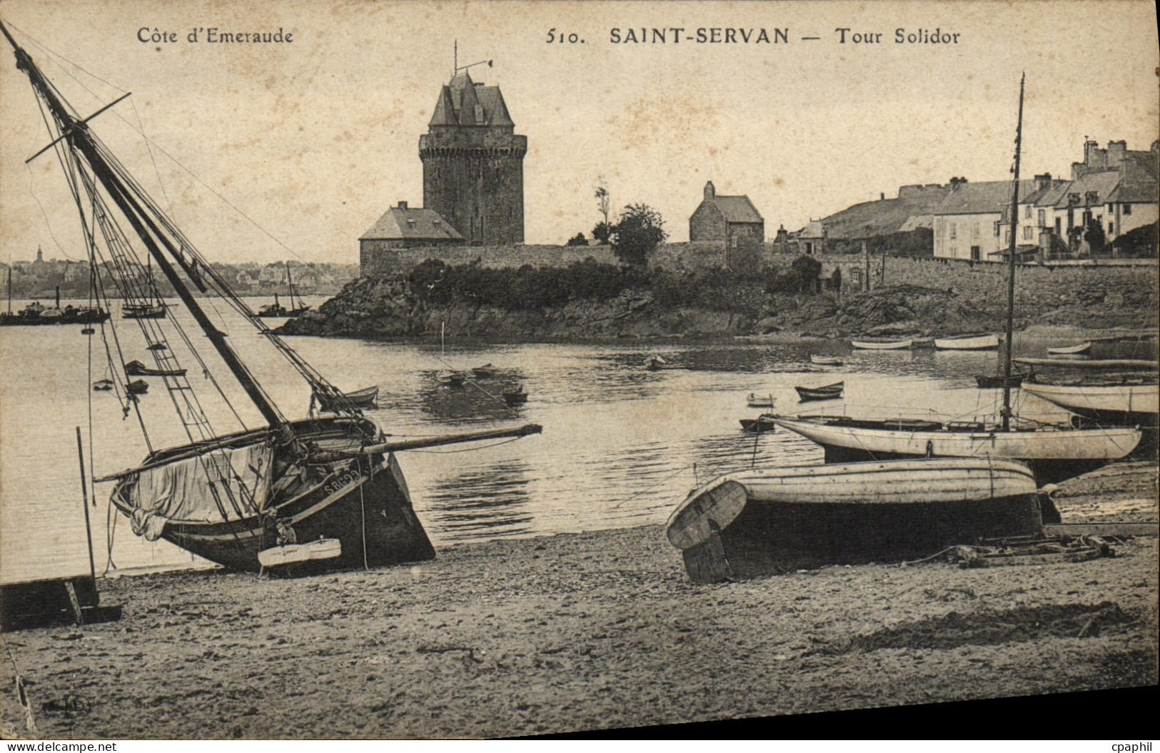 CPA Saint Servan Tour Solidor Bateaux
