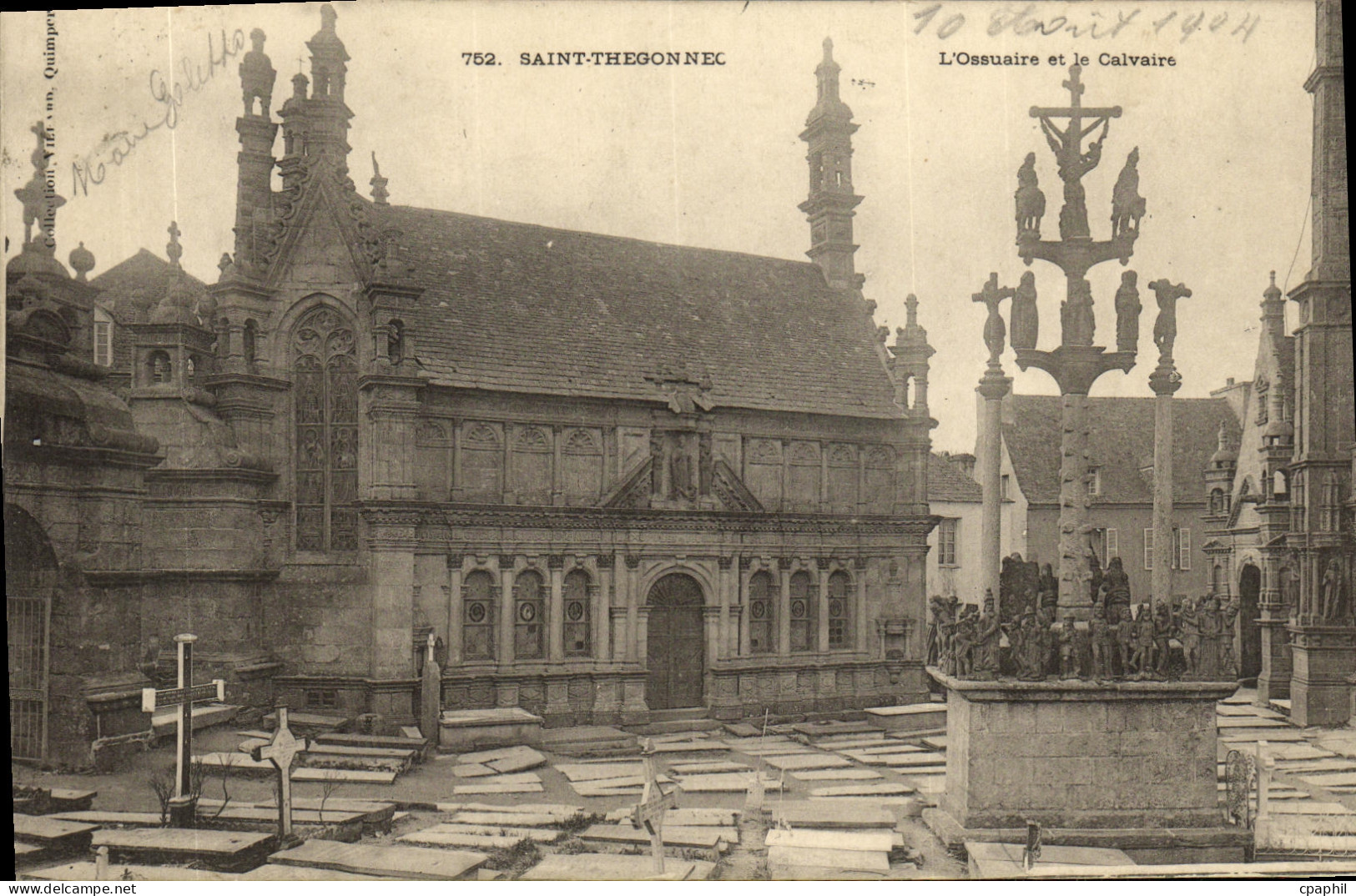 CPA Saint Thegonnec L ossuaire et le calvaire