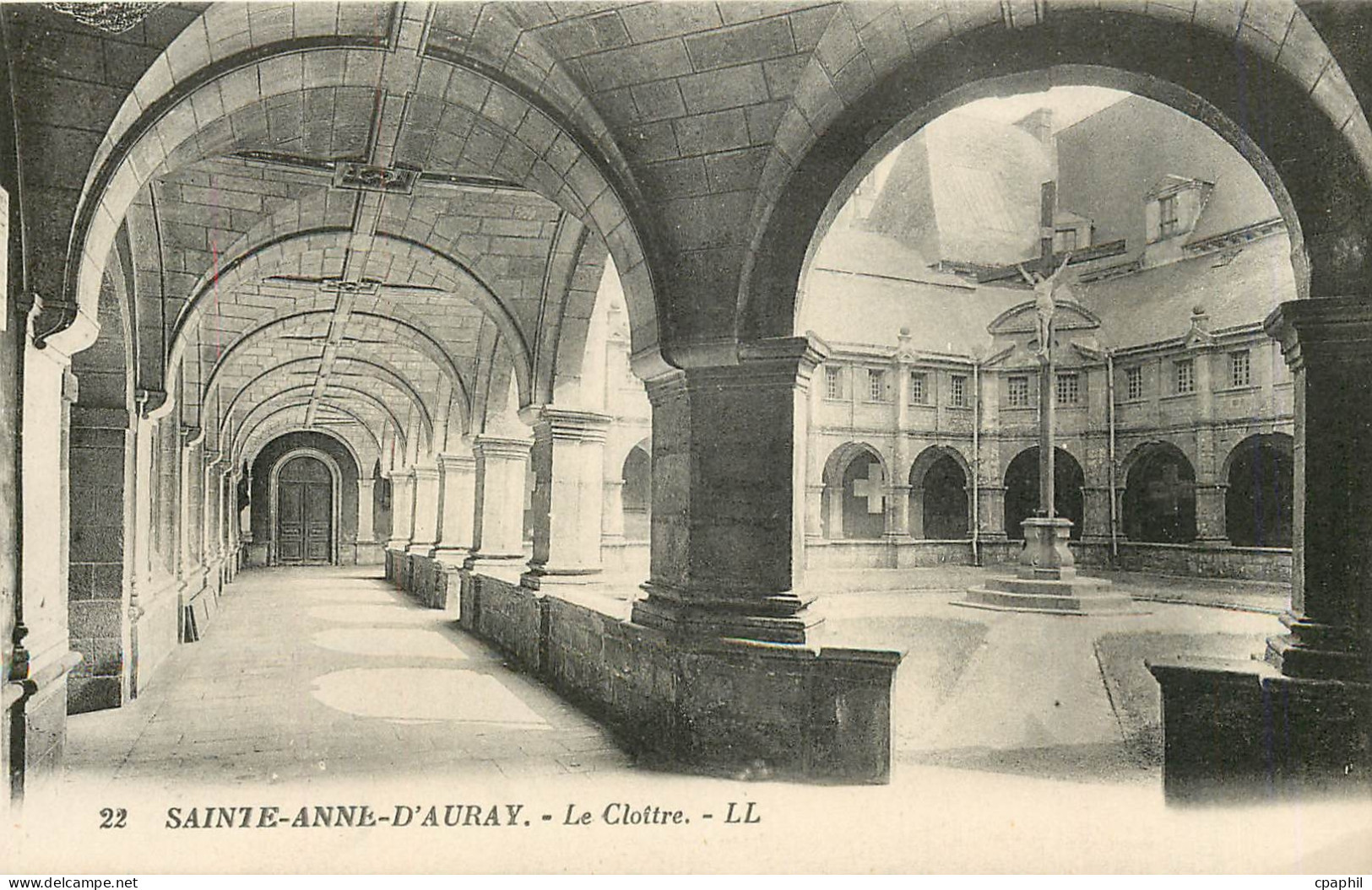 CPA Sainte Anne d'Auray Le Cloitre