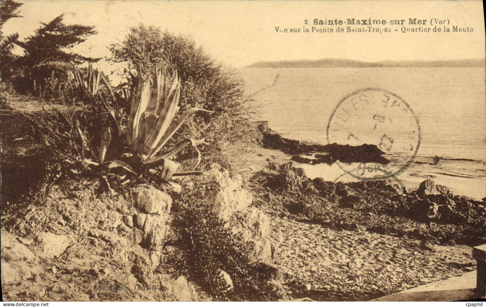 CPA Sainte Maxime sur Mer Var Vue sur la Pointe de Saint Tropez Quartier de la Moute