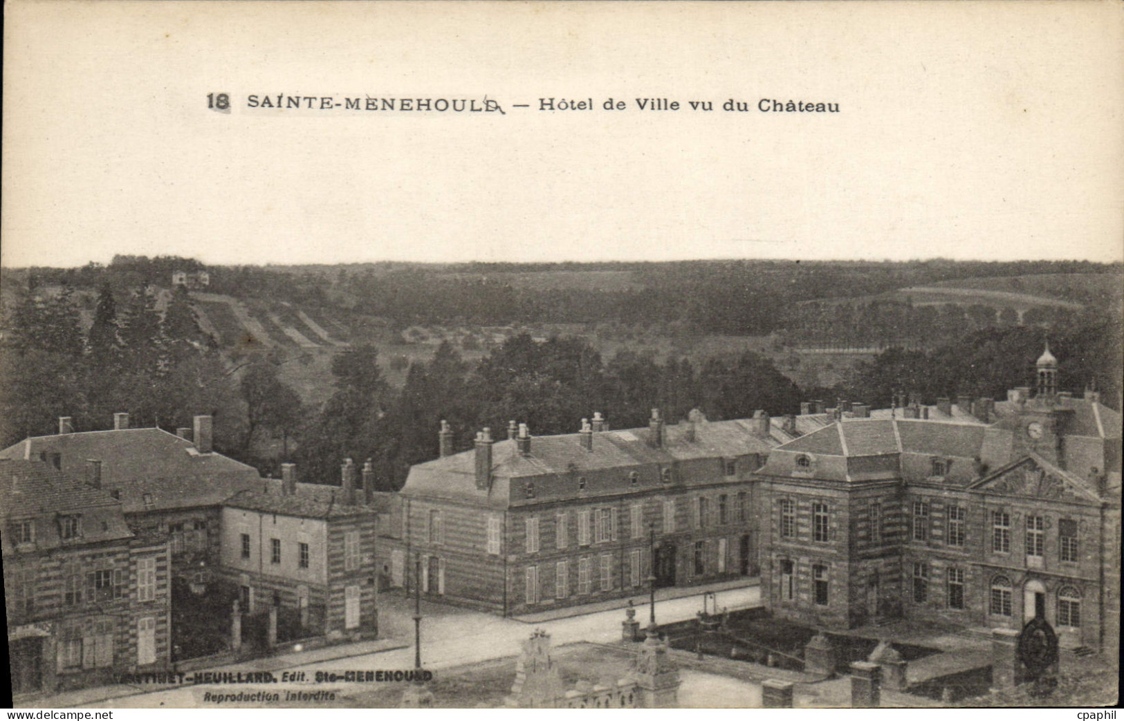CPA Sainte Menehould Hotel De Ville Vu Du Chateau