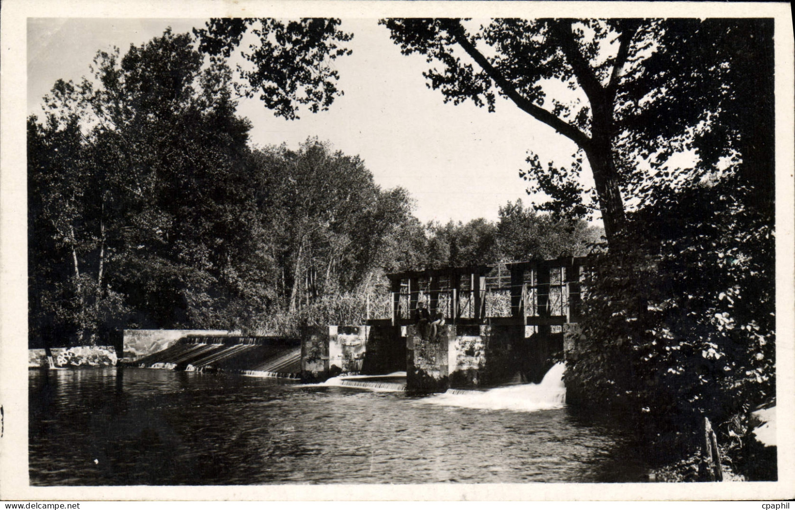CPA Salbris Le Barrage de la Cotonnerie