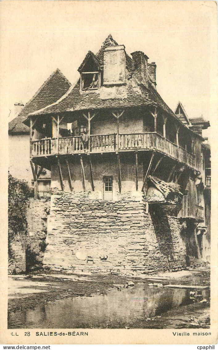 CPA Salies de Bearn Vieille maison