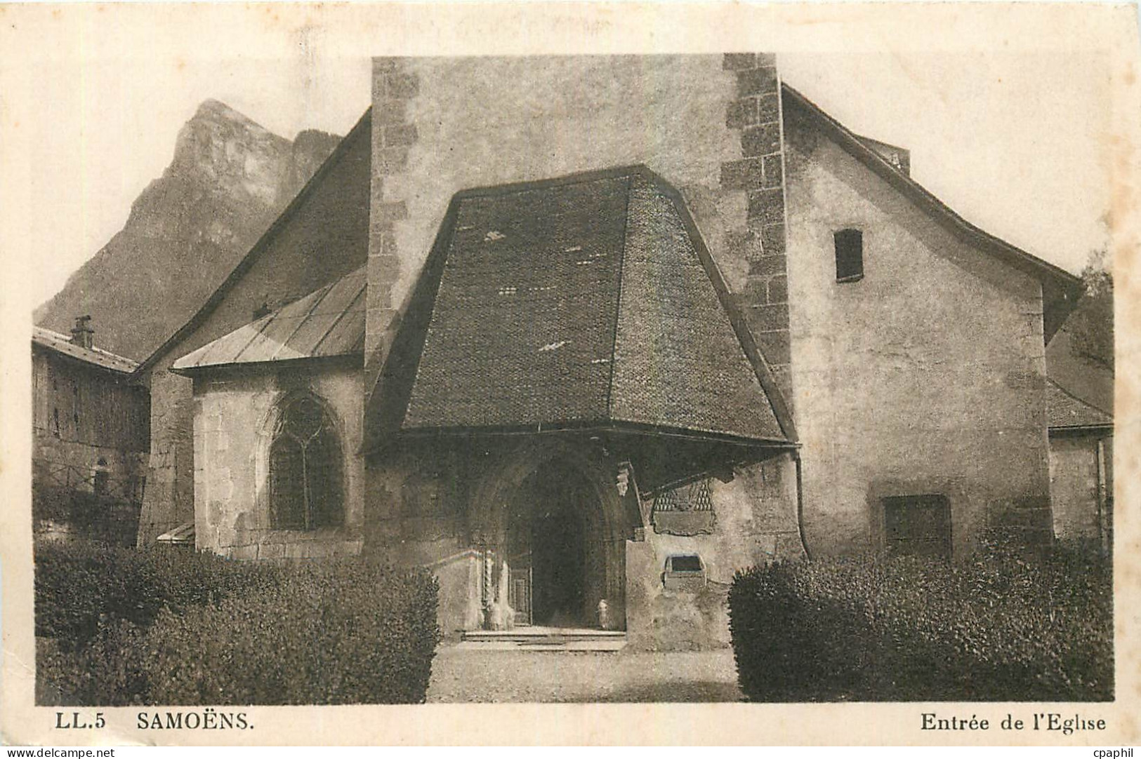 CPA Samoens Entree de l'Eglise