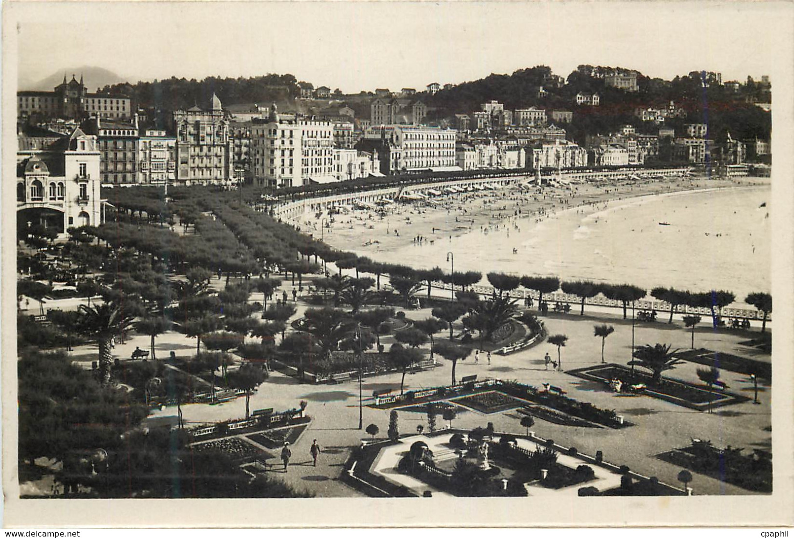 CPA San Sebastian Jardines y Playa de la Concha Foto Galarza San Sebastian Prohibida la reproduccion