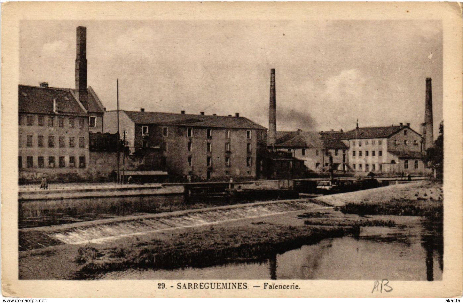 CPA SARREGUEMINES - Faiencerie (650885)