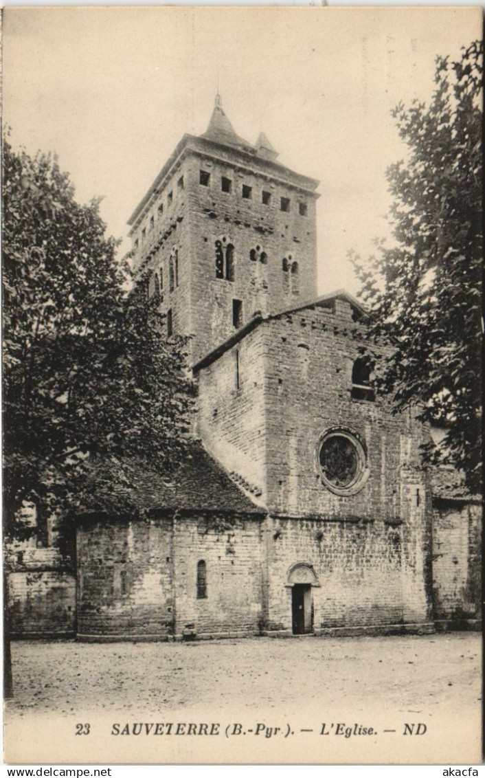 CPA Sauveterre de Bearn L'Eglise FRANCE (1131116)