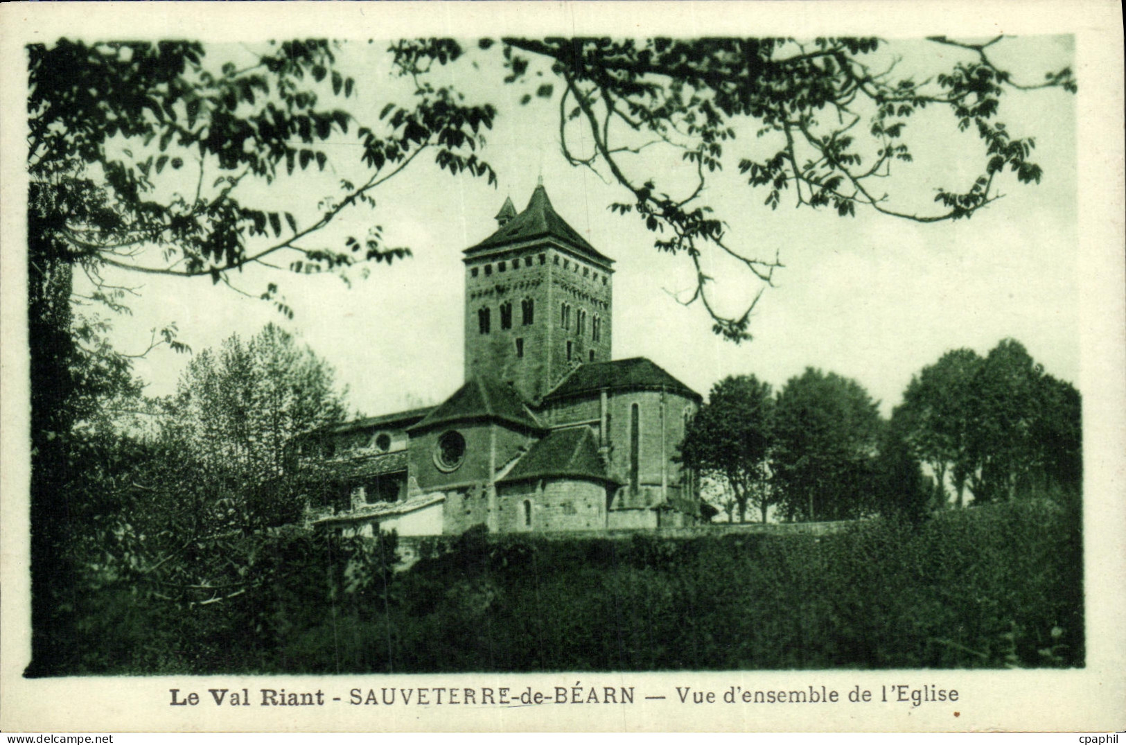 CPA Sauveterre De Bearn Vue D ensemble De L Eglise