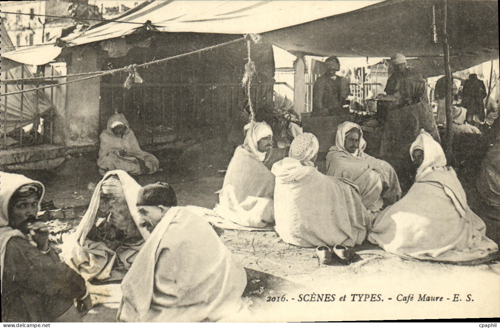 CPA Scenes et Types Cafe Maure