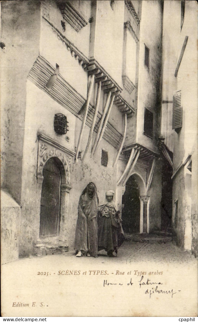 CPA Scenes Et Types Rue Et Types Arabes Algerie