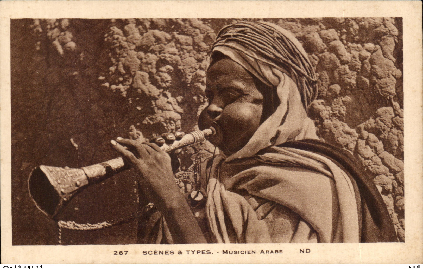 CPA Scenes   Types Musisien Arabe Folklore Costume