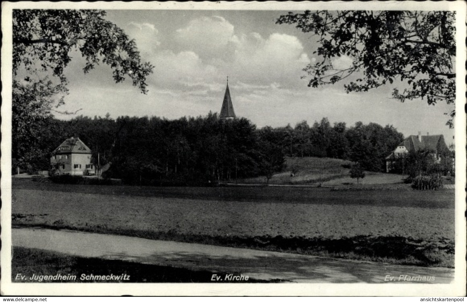 CPA Schmeckwitz Oberlausitz, Evangelische Kirche, Jugendheim, Pfarrhaus