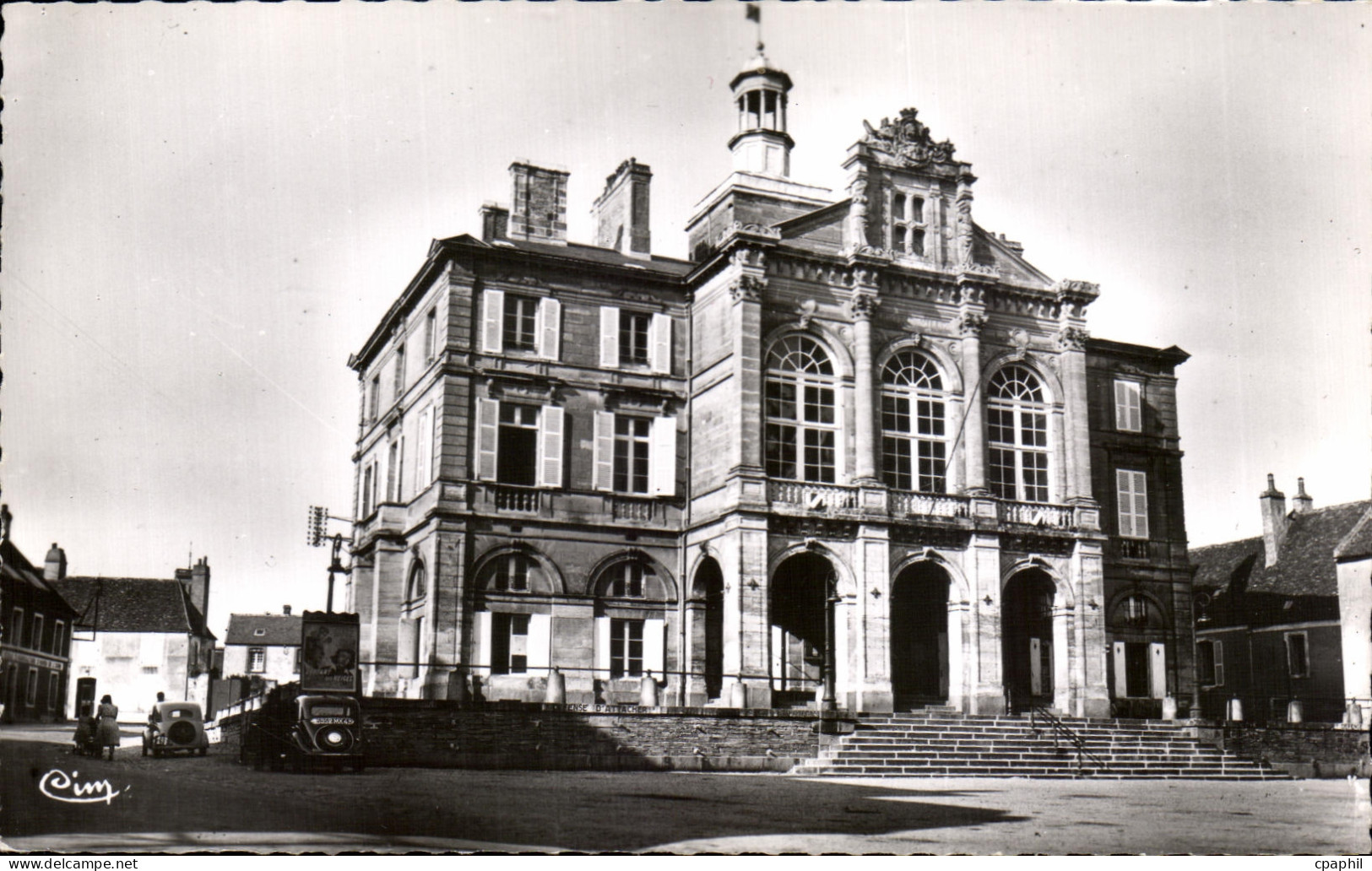 CPA Sees L'Hotel de Ville
