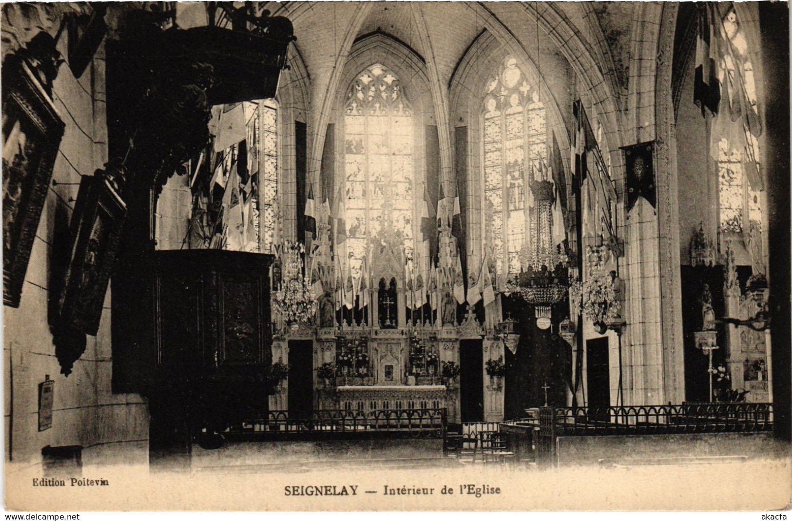 CPA Seignelay Interieur de l'Eglise FRANCE (1451988)