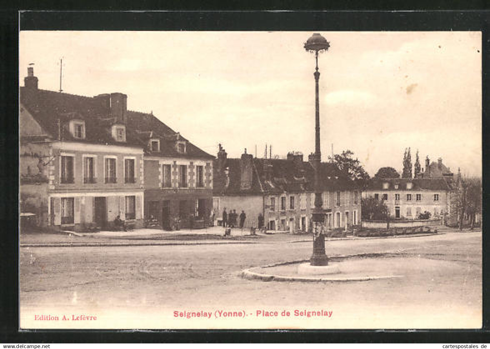 CPA Seignelay, Place de Seignelay