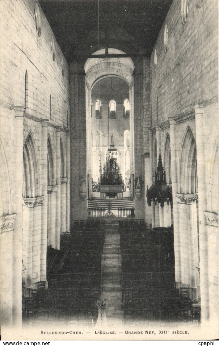 CPA Selles Sur Cher L'Eglise Grande Nef