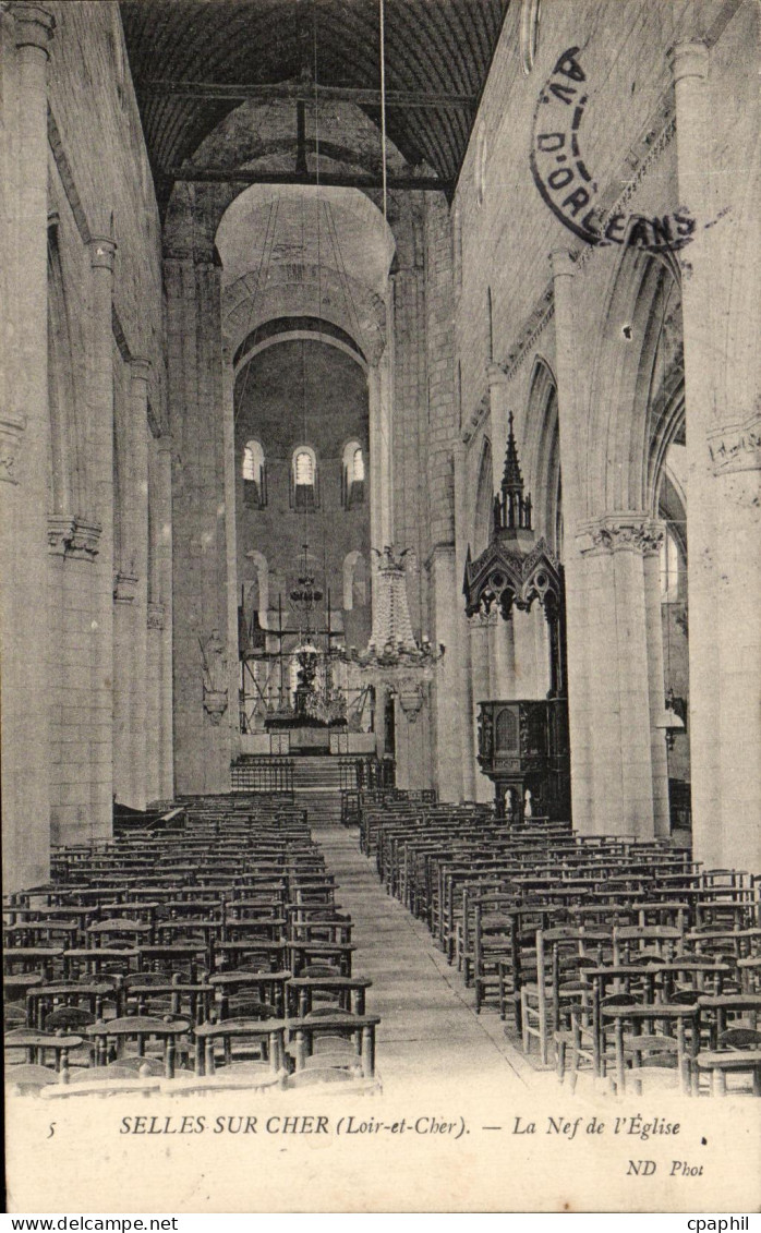 CPA Selles Sur Cher La Nef de l'Eglise