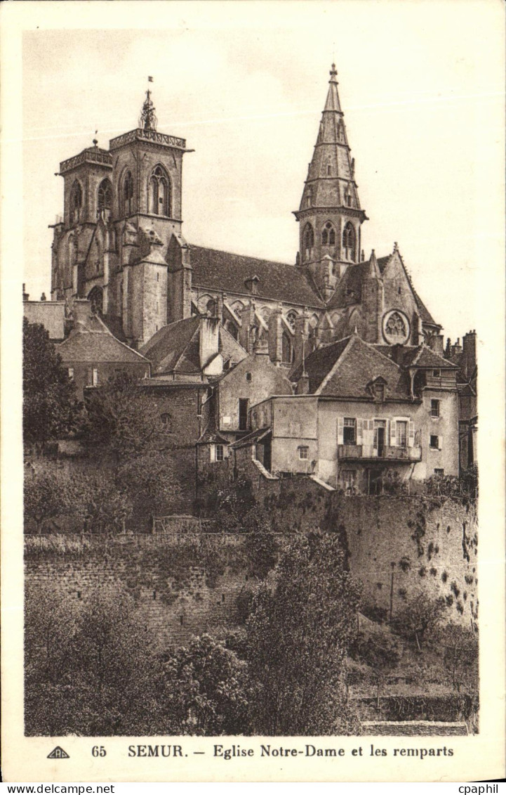 CPA Semur Eglise Notre Dame et les remparts