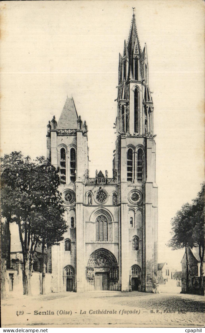 CPA Senlis La Cathedrale