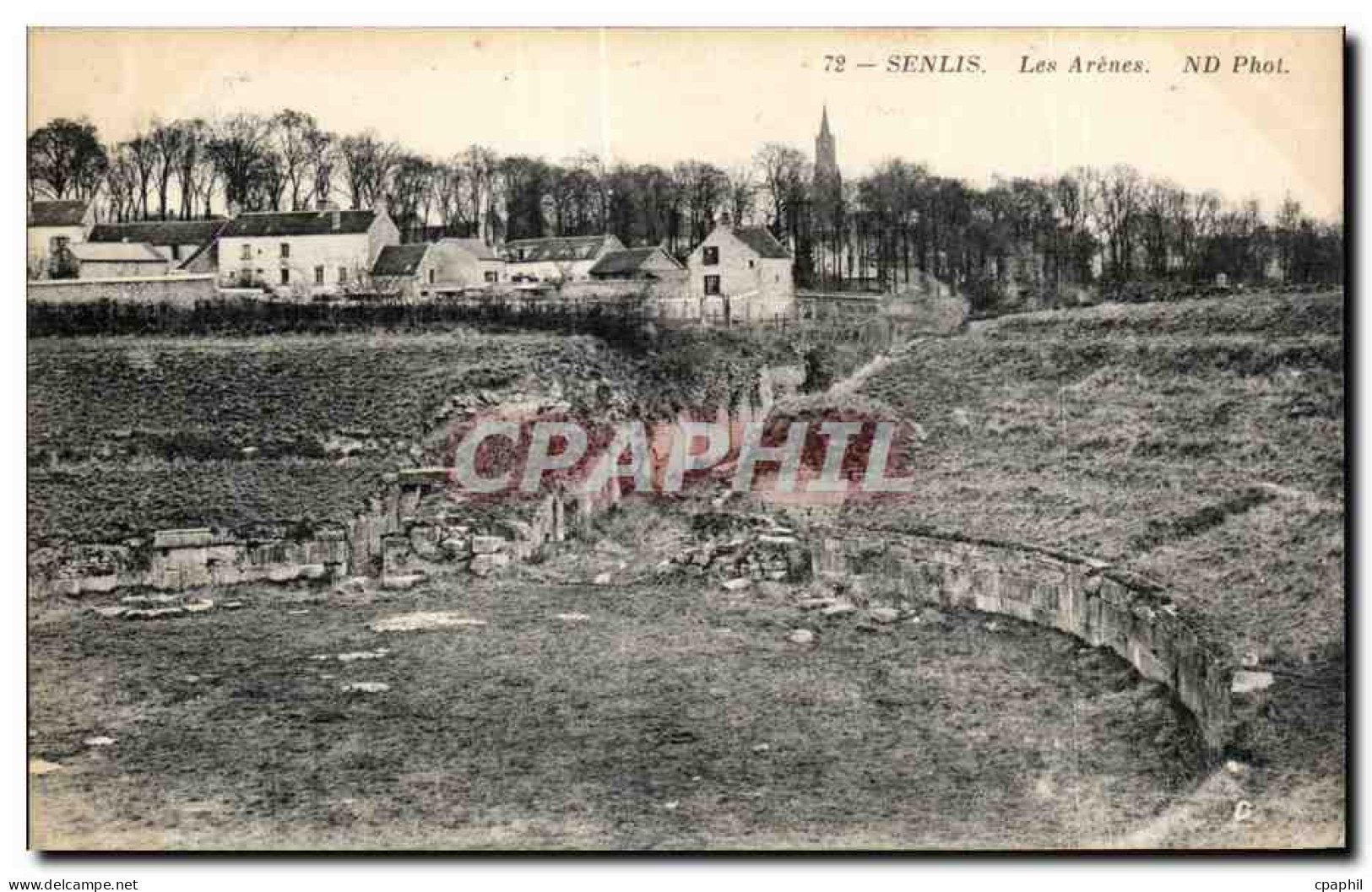 CPA Senlis Les Arenes