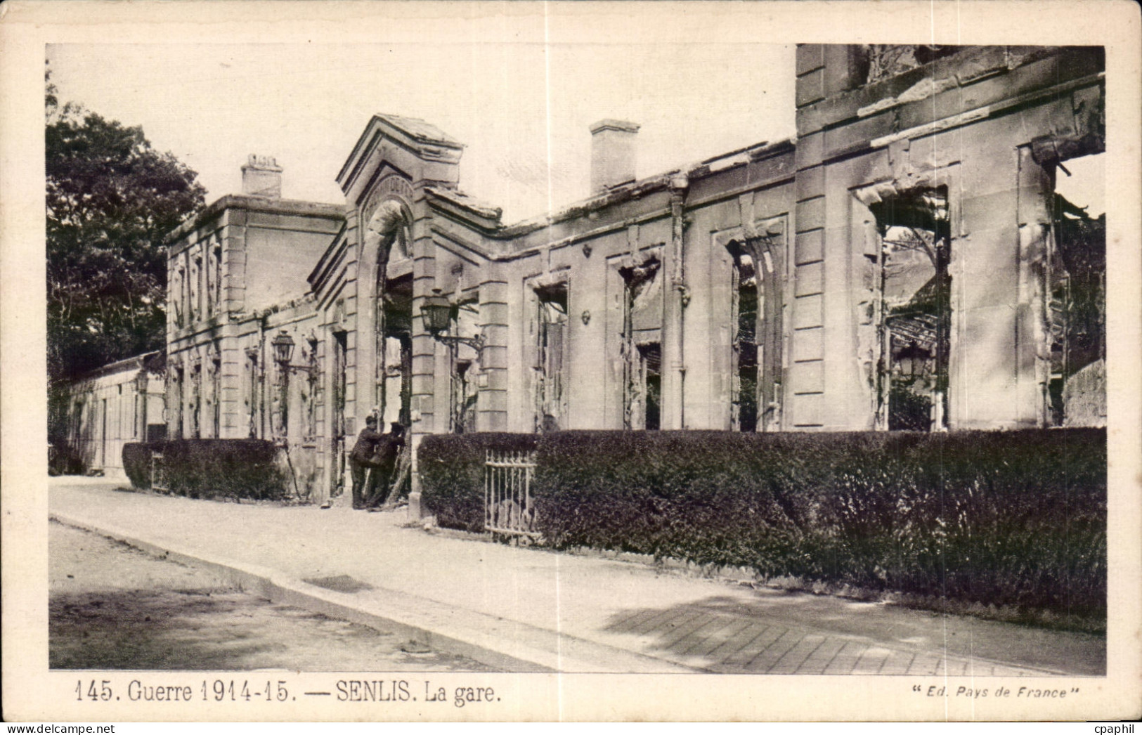 CPA Senlis Ruines La gare