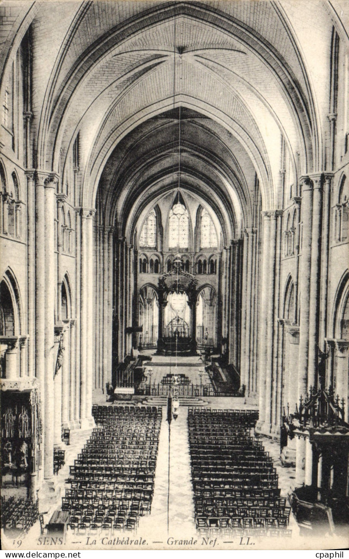 CPA Sens La Cathedrale