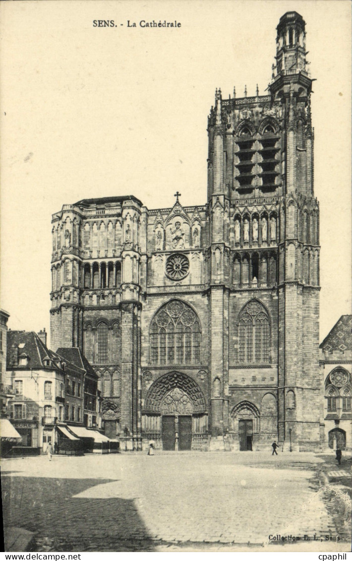 CPA Sens La Cathedrale