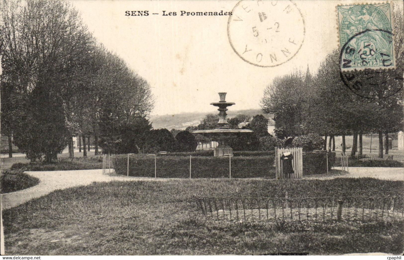 CPA Sens Les promenades