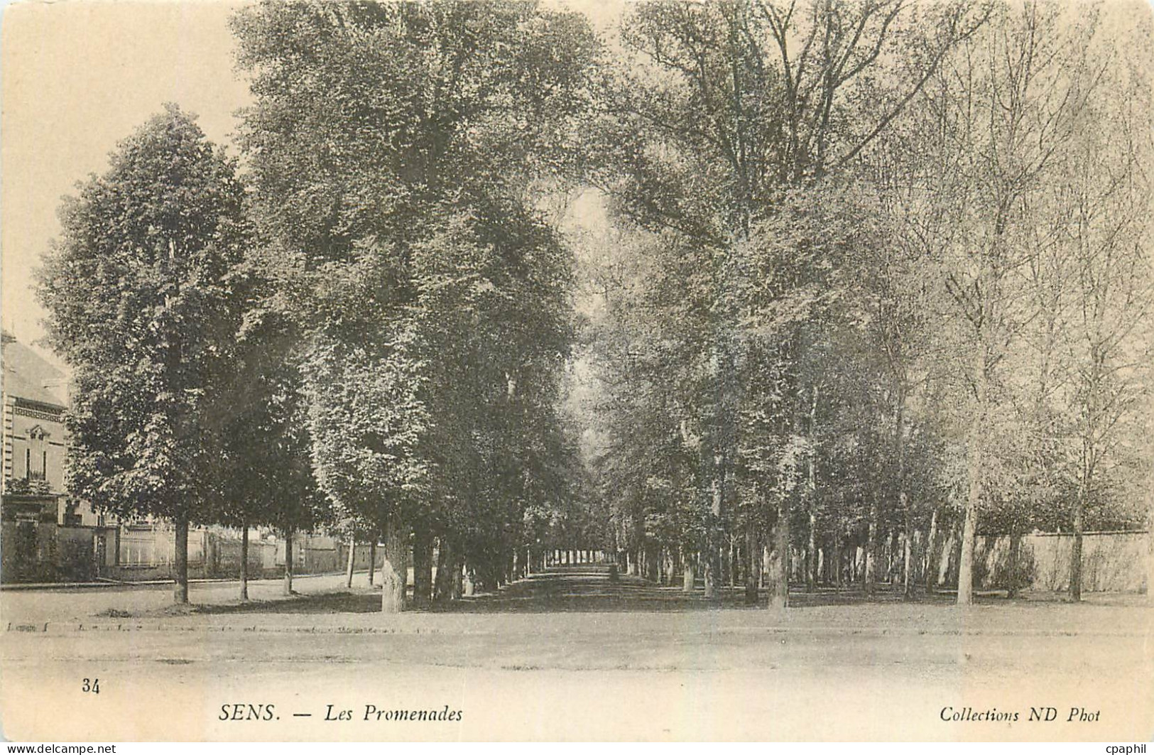 CPA Sens Les Promenades