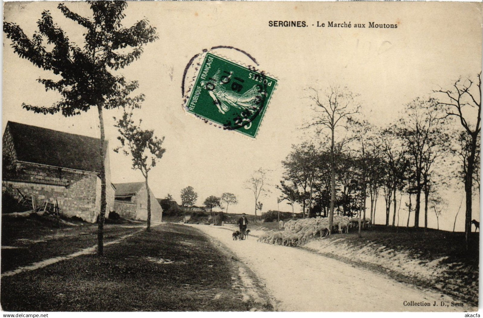 CPA SERGINES Le Marché aux Moutons (869051)