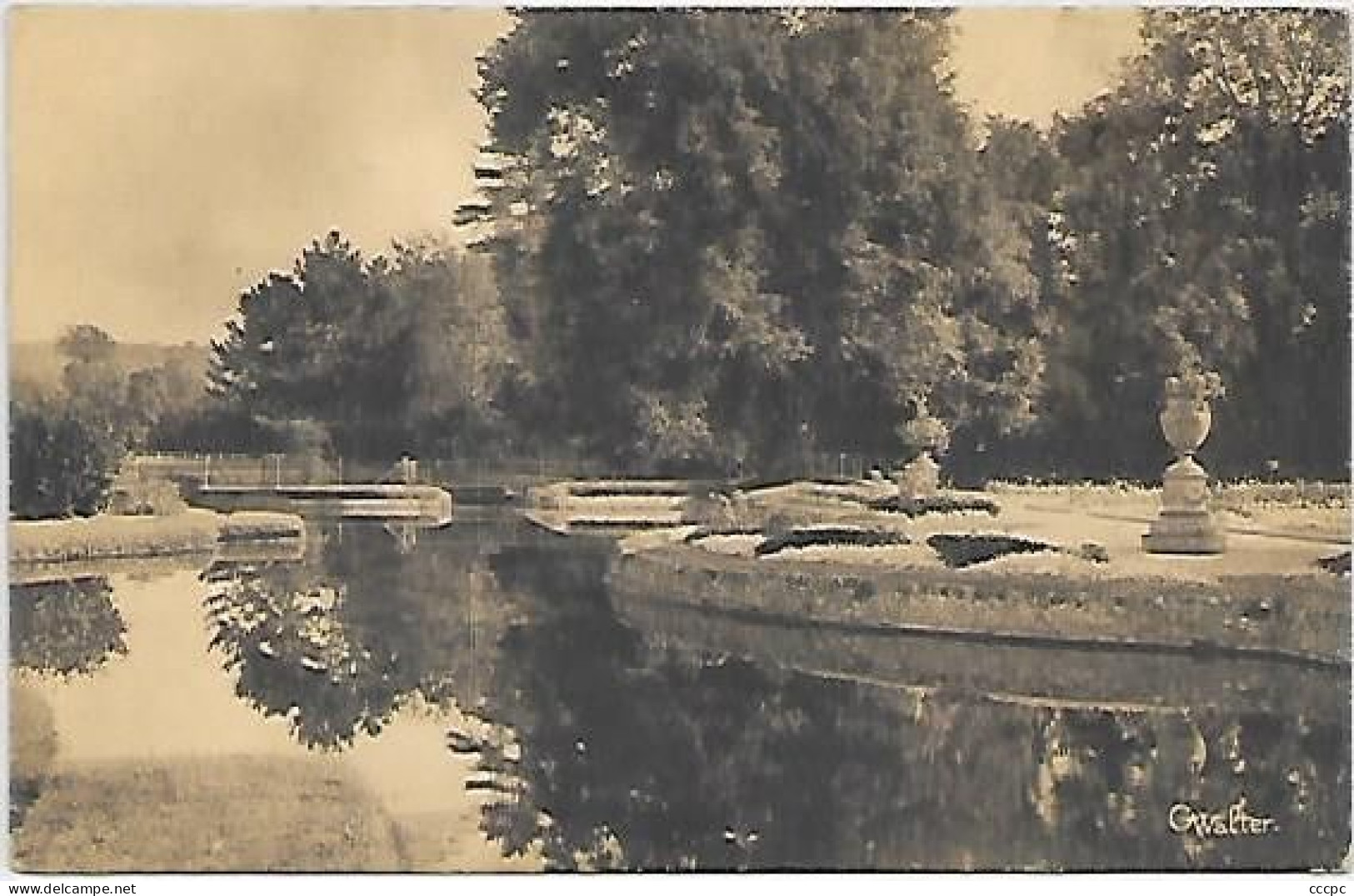 CPA Serquigny Les Douves du Château