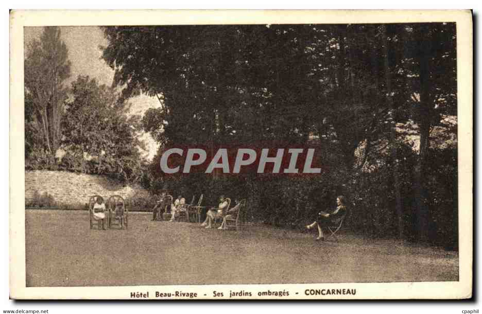 CPA Ses jardins Concarneau