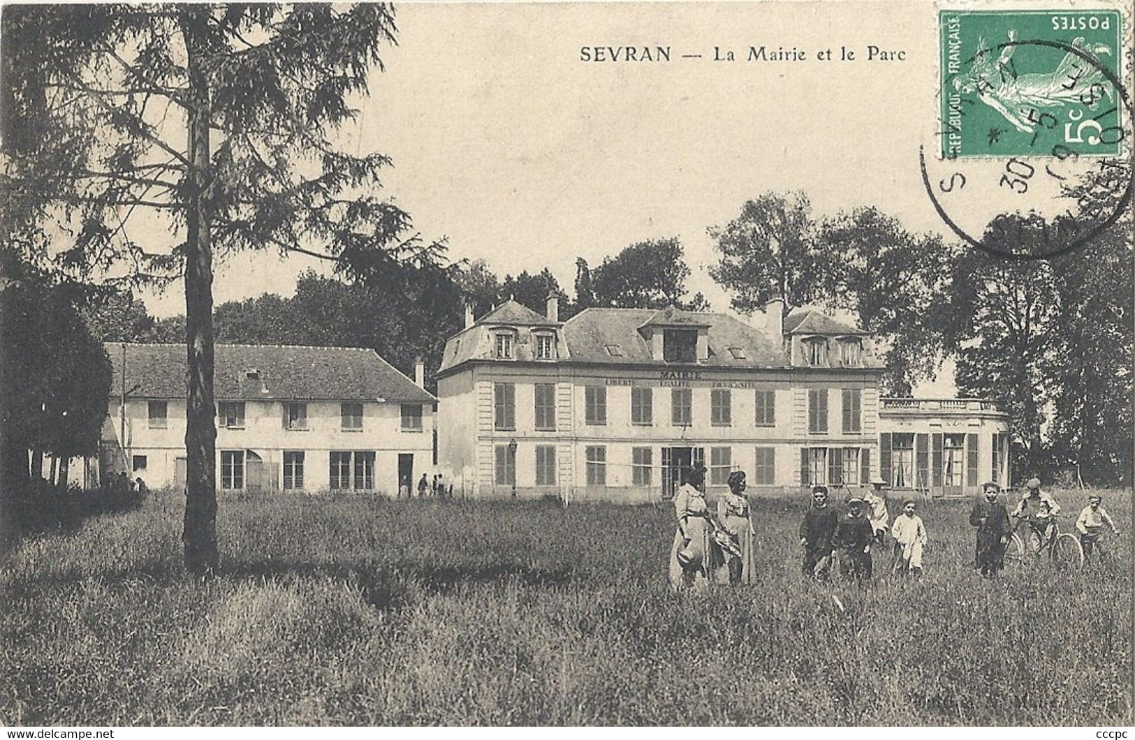 CPA Sevran La Mairie et le Parc