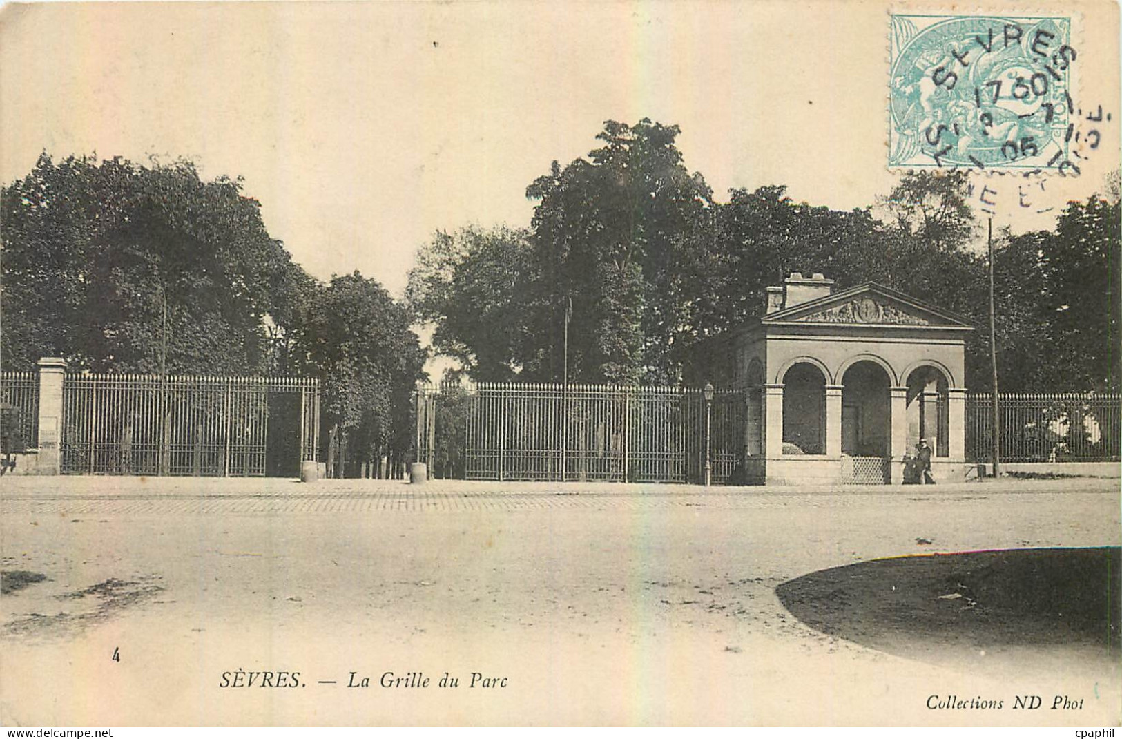 CPA Sevres la Grille du Parc