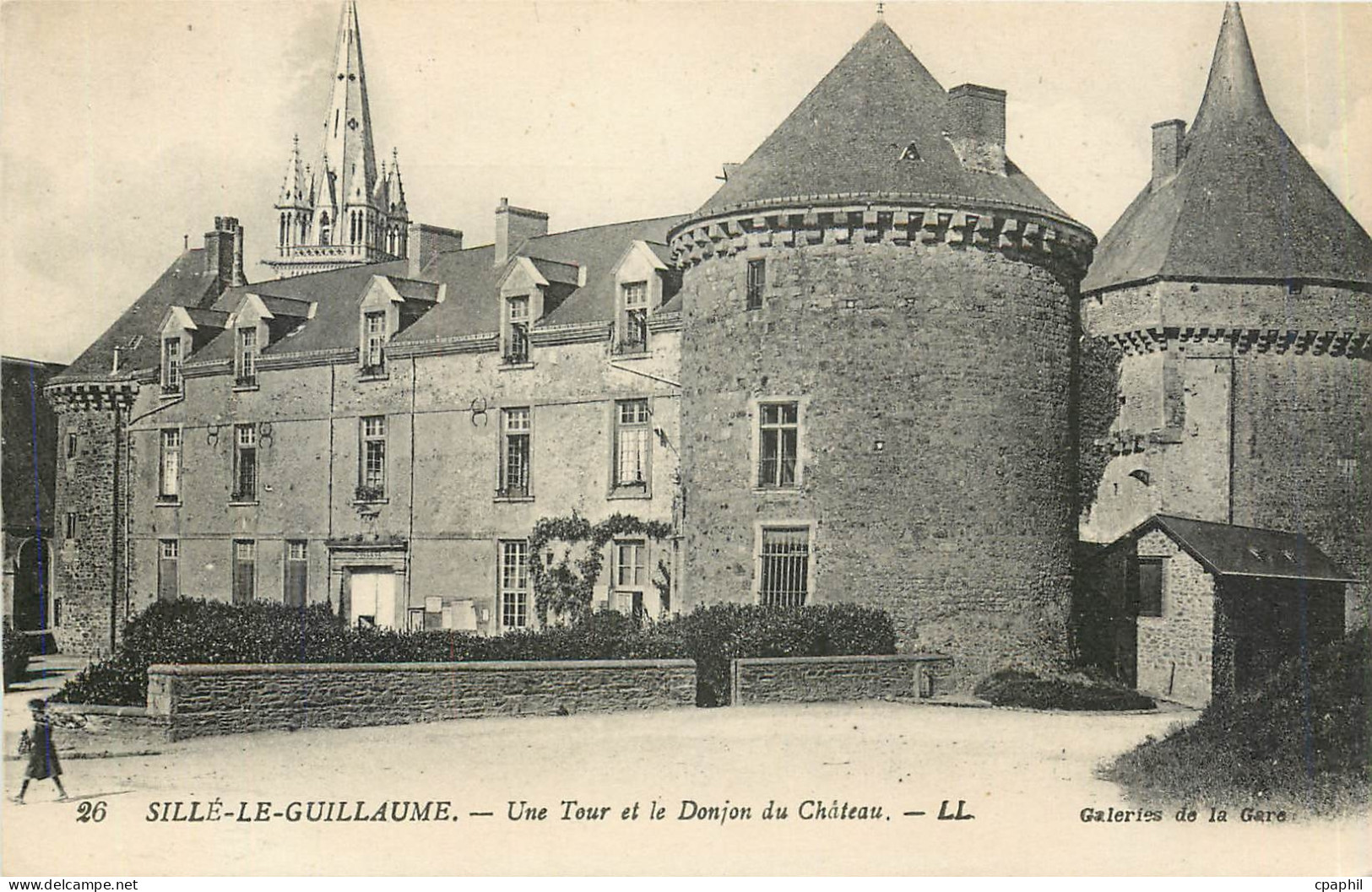 CPA Sille Le Guillaume Une Tour et le Donjon du Chateau
