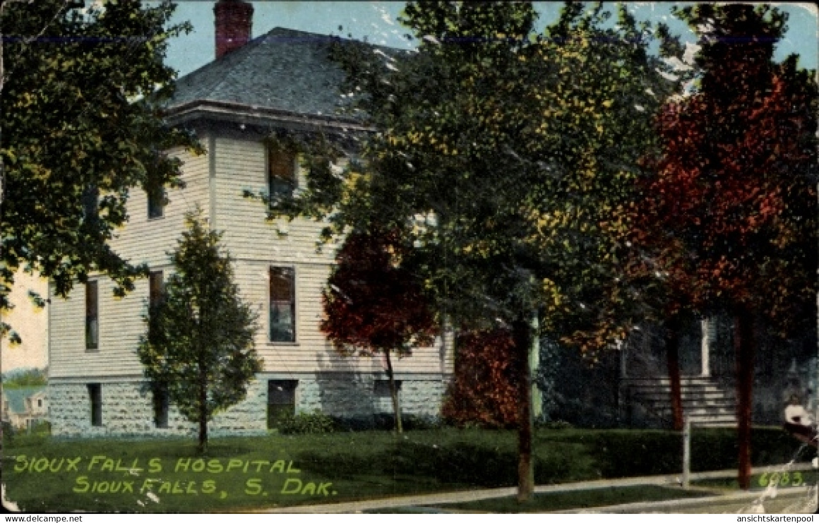 CPA Sioux Falls South Dakota USA, Sioux Falls Hospital, zweigeschossiges Gebäude, Bäume,