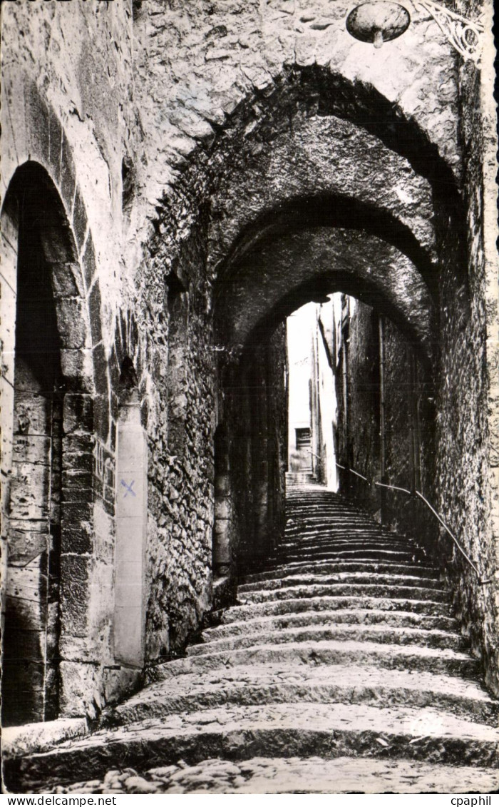 CPA Sisteron Rue Longue Andronne