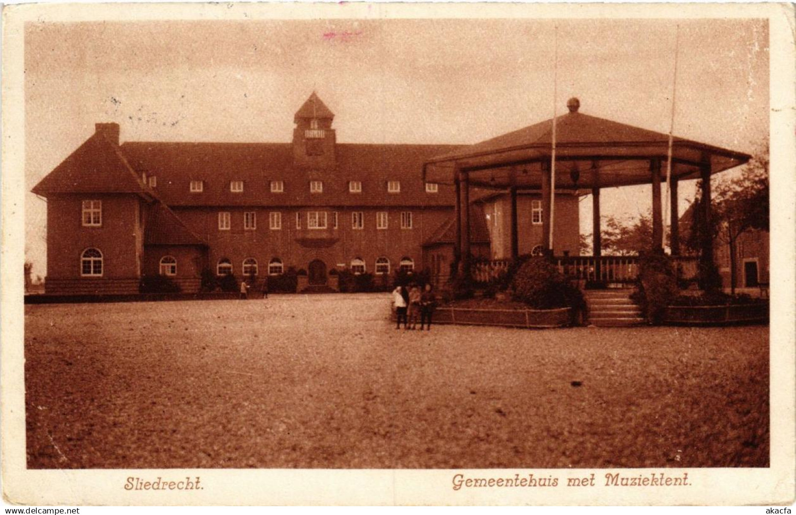 CPA Sliedrecht - Gemeentehuis met Muziektent NETHERLANDS (714221)