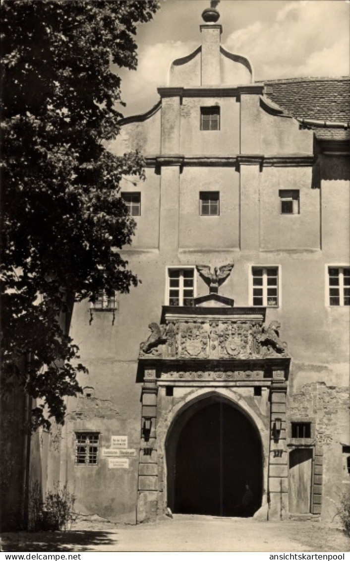 CPA Sonnewalde in der Niederlausitz, Eingang zum Schloss, jetzt Rat der Stadt