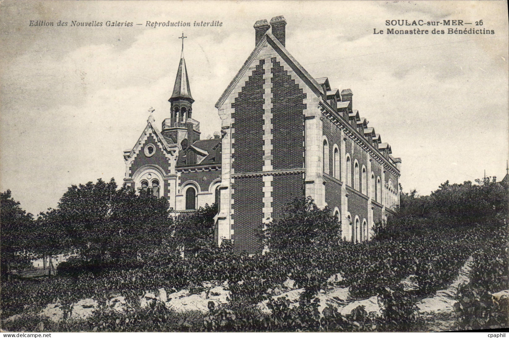CPA Soulac sur Mer Le Monastere des Benedictins
