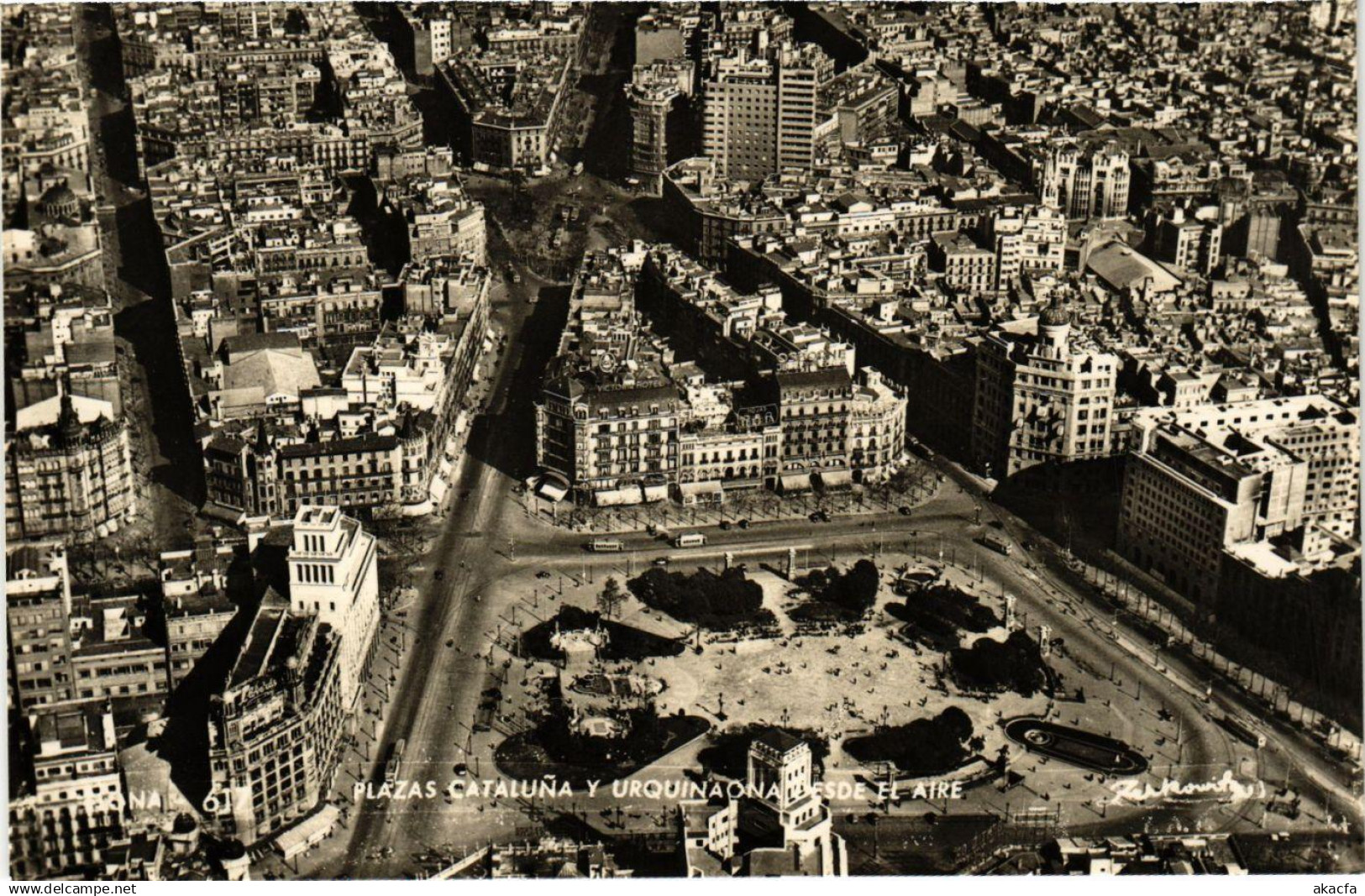CPA SPAIN Plazas Cataluna y Urquinaona desde el Aire (744442)
