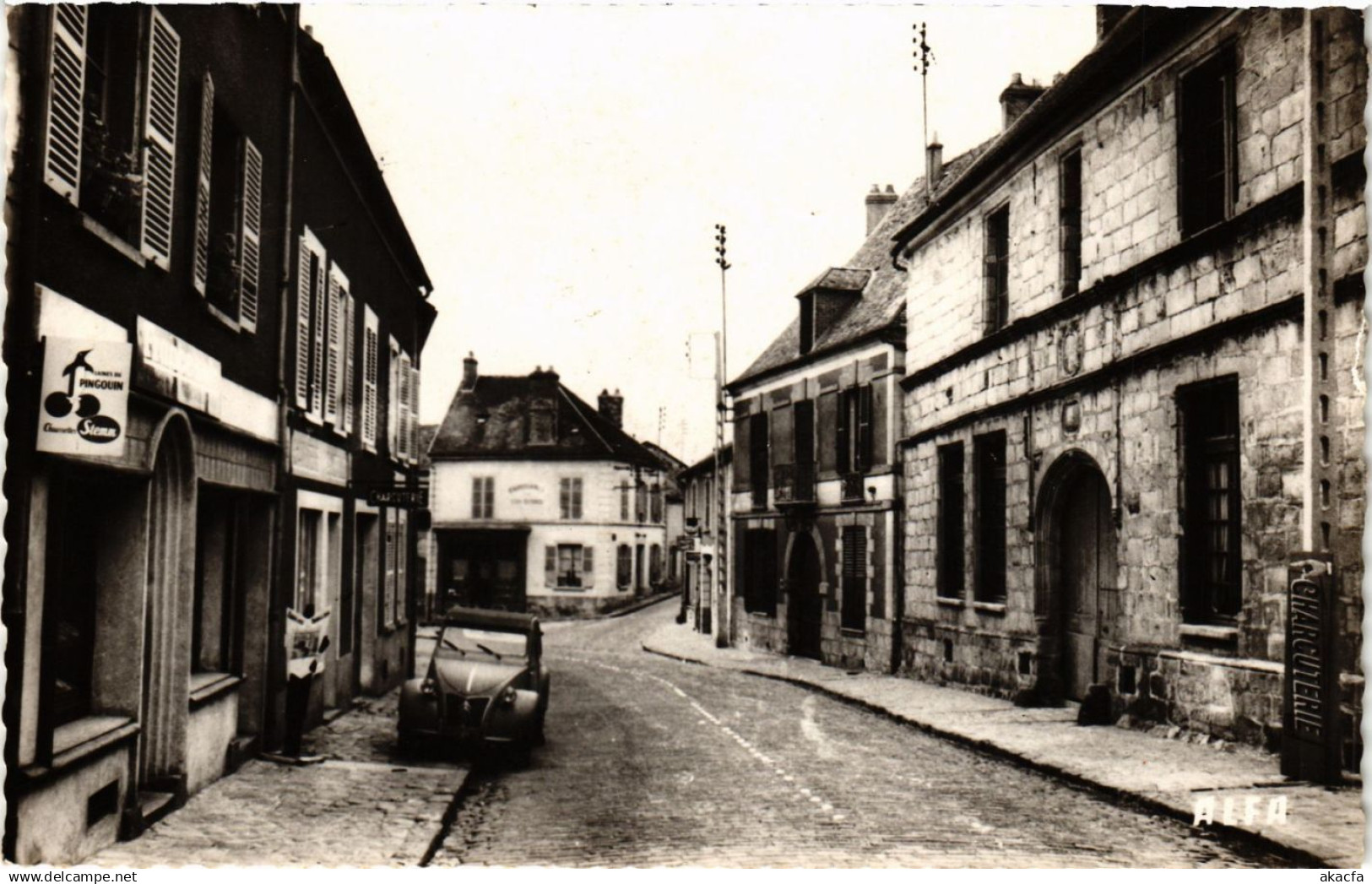 CPA St-ARNOULT-en-YVELINES - Vieille maison classes (359652)