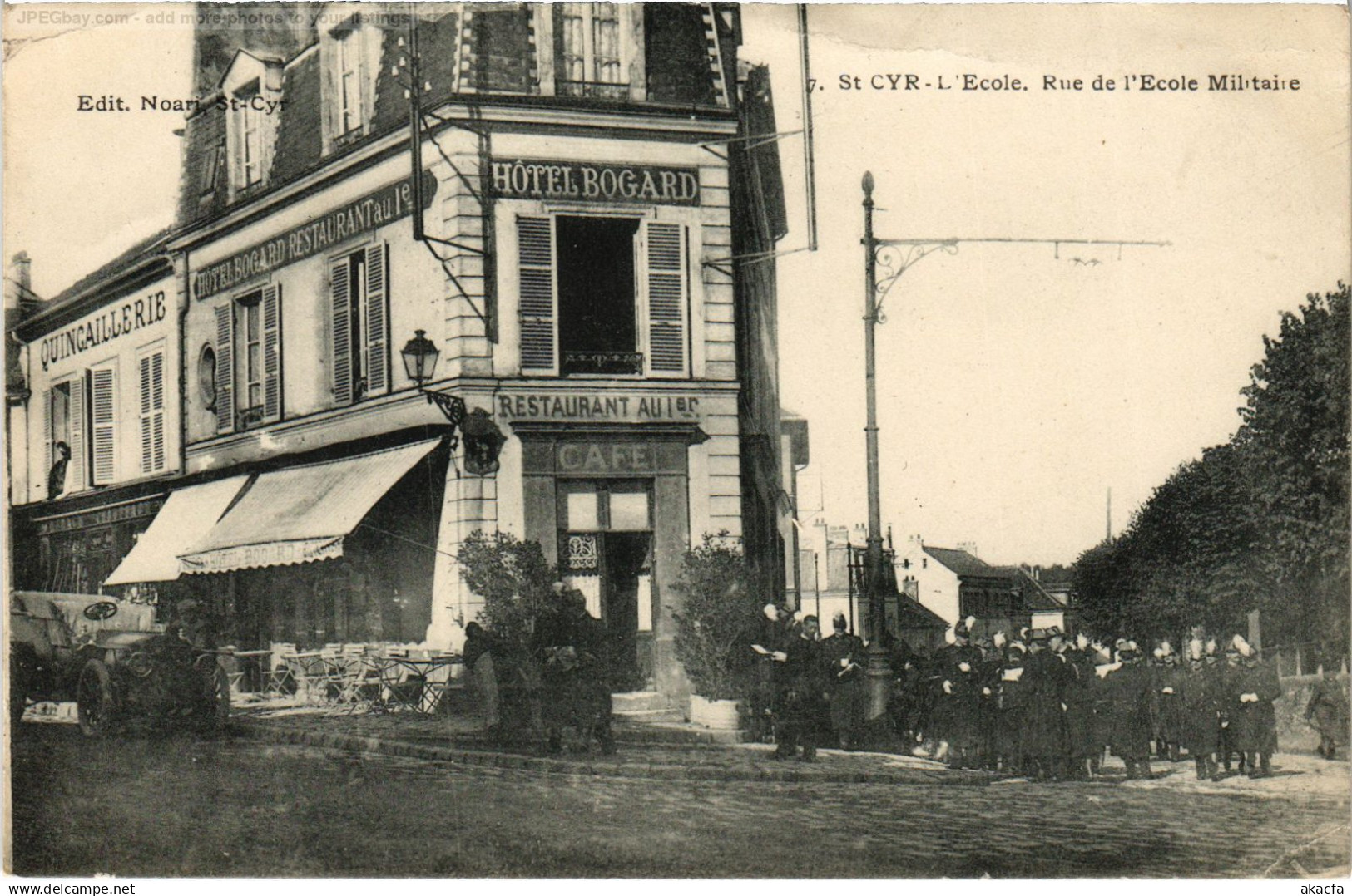 CPA St Cyr l'Ecole Rue de l'Ecole Militaire (1443657)