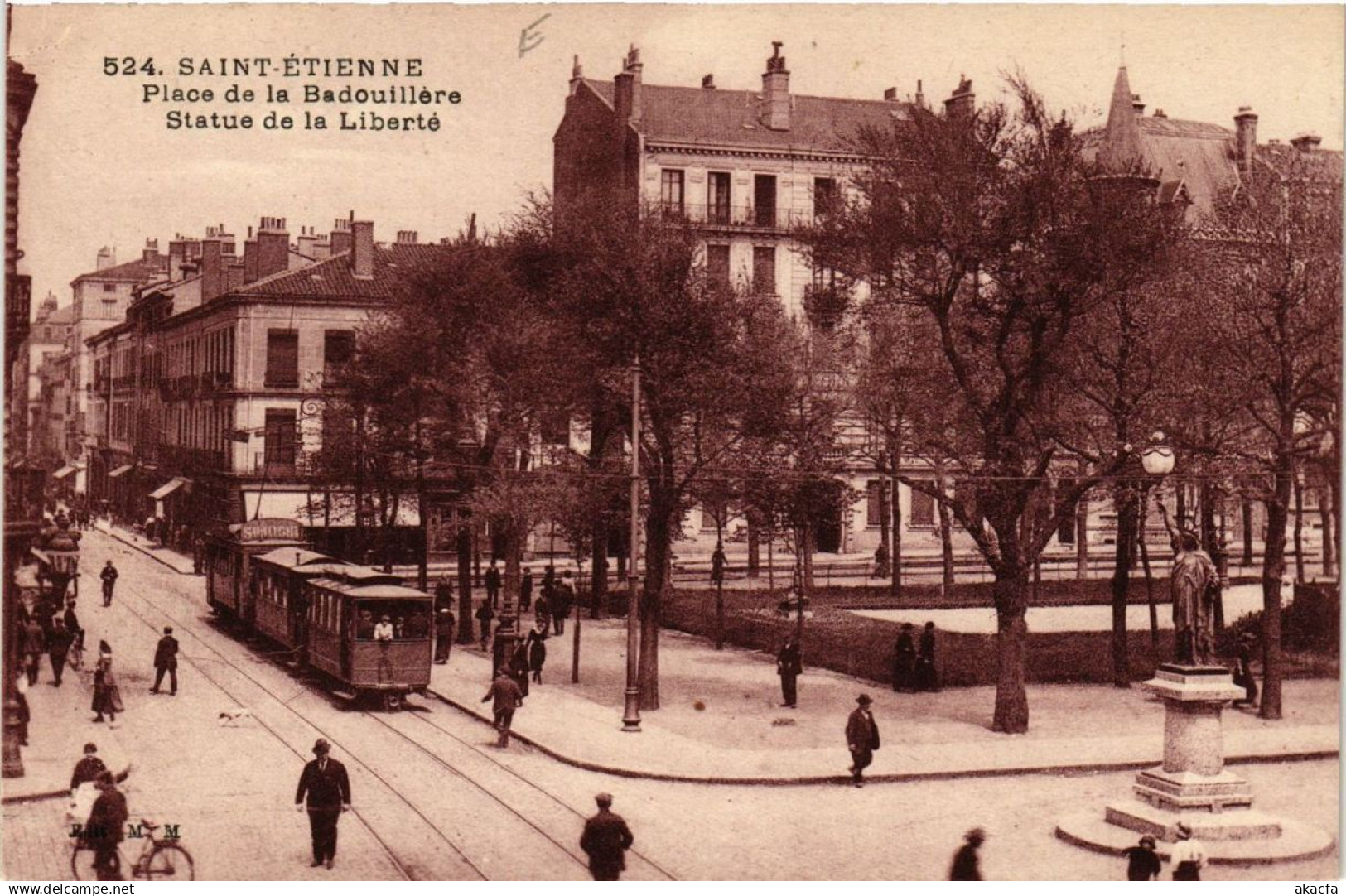 CPA St-ÉTIENNE Place de la Badouillere Statue de la Liberte (401849)