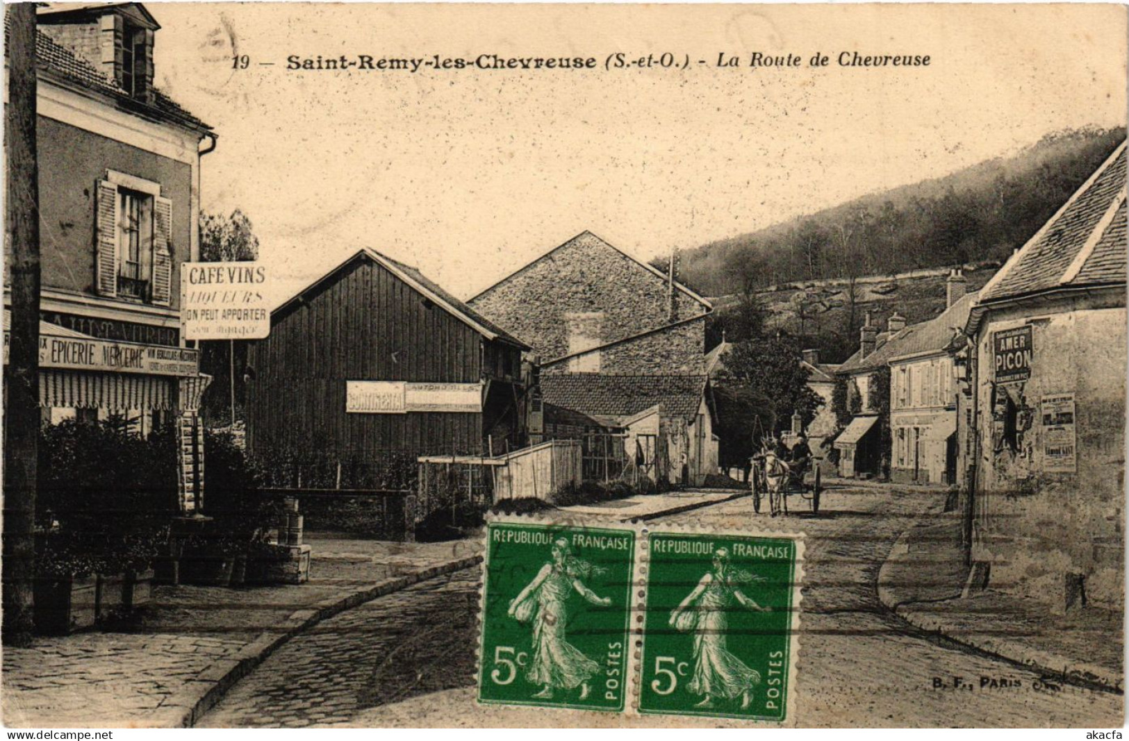 CPA St-REMY-les-CHEVREUSE - La Route de CHEVREUSE (639105)