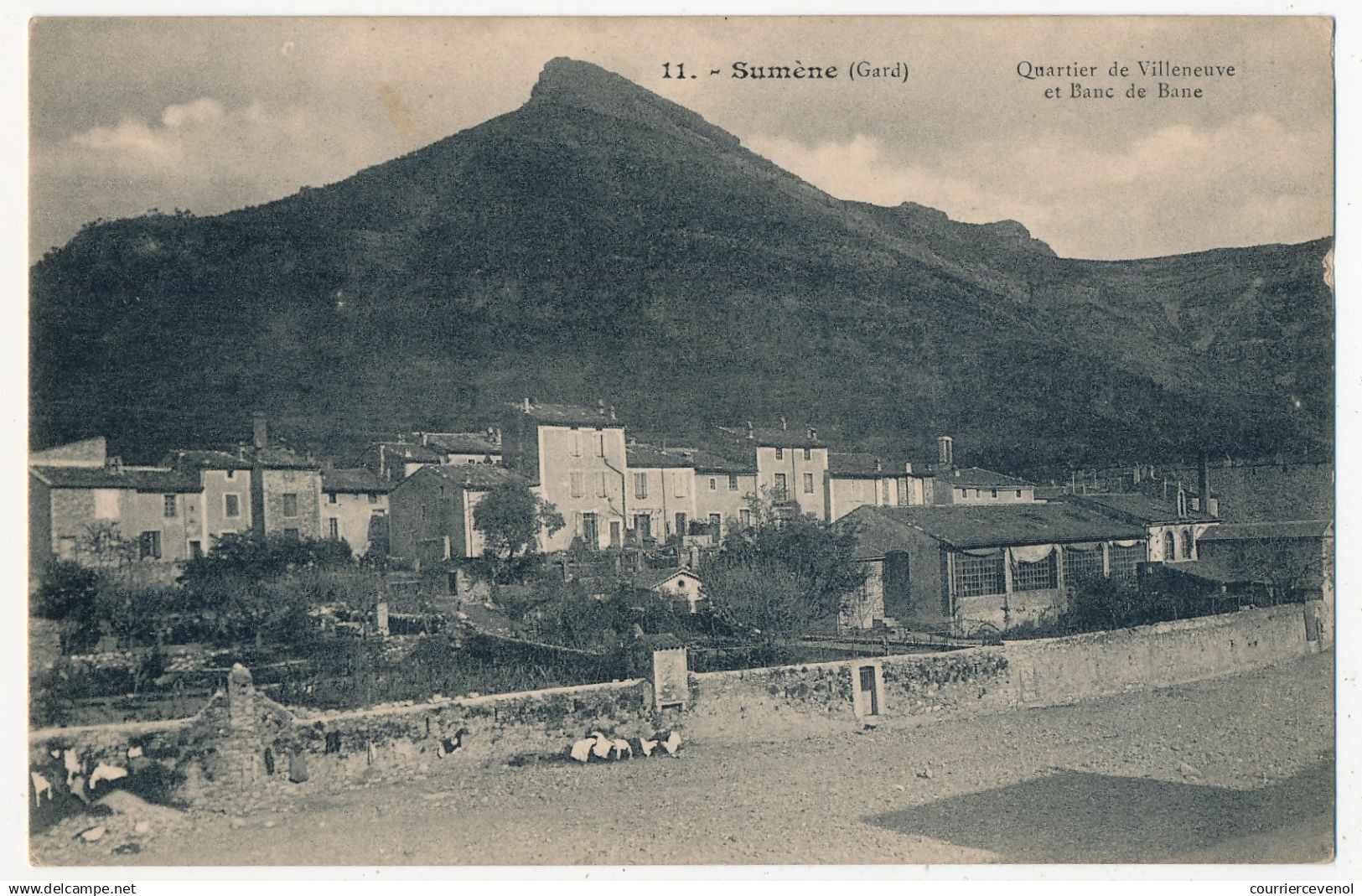 CPA - SUMÈNE (Gard) - Quartier de Villeneuve et Banc de Bane