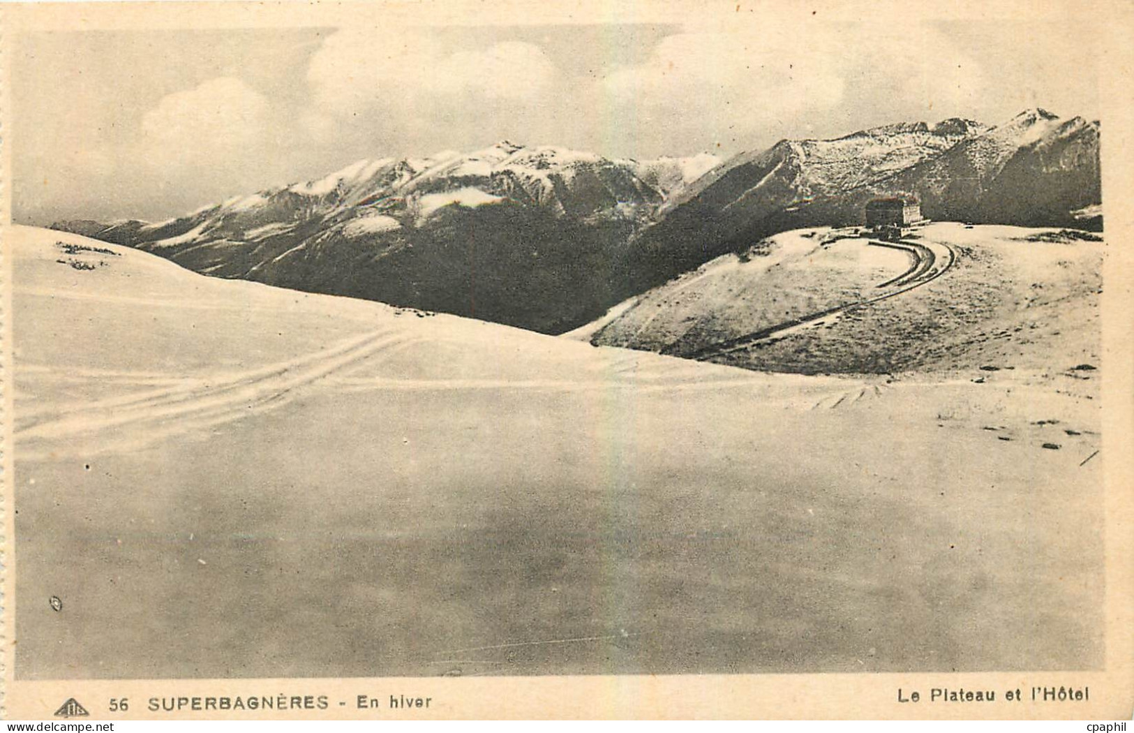 CPA Superbagneres en hiver Le Plateau et l'Hotel