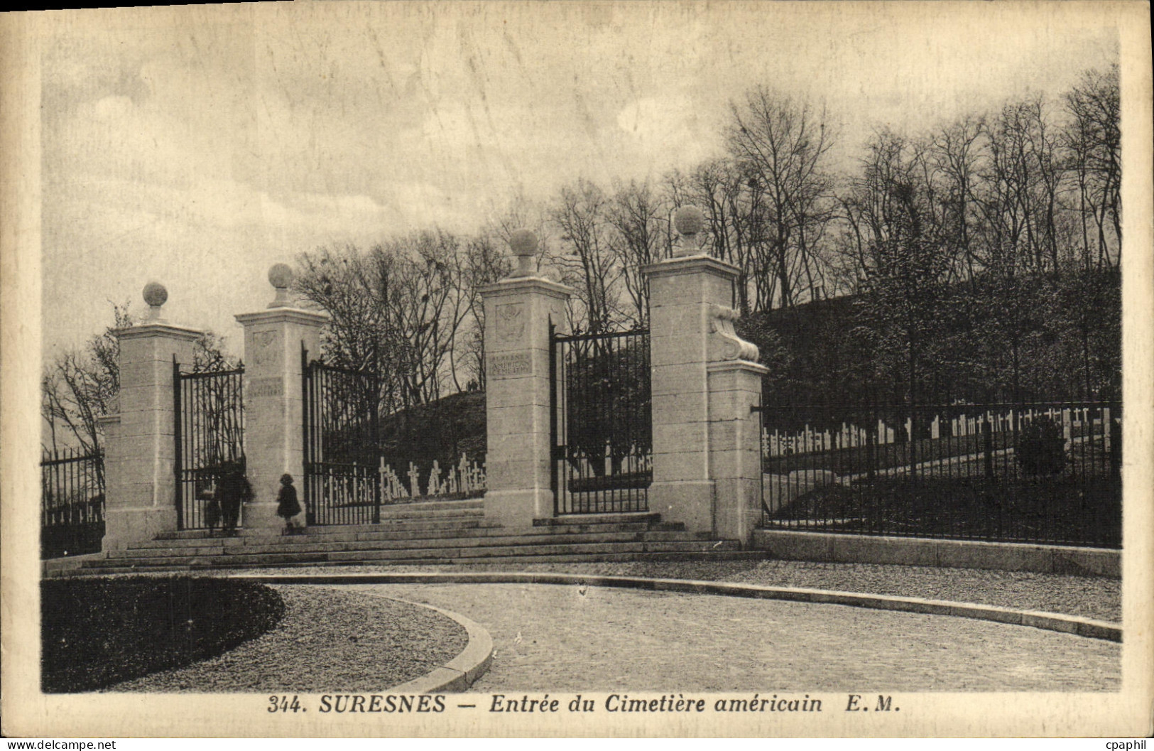 CPA Suresnes Entree du Cimetiere Americain