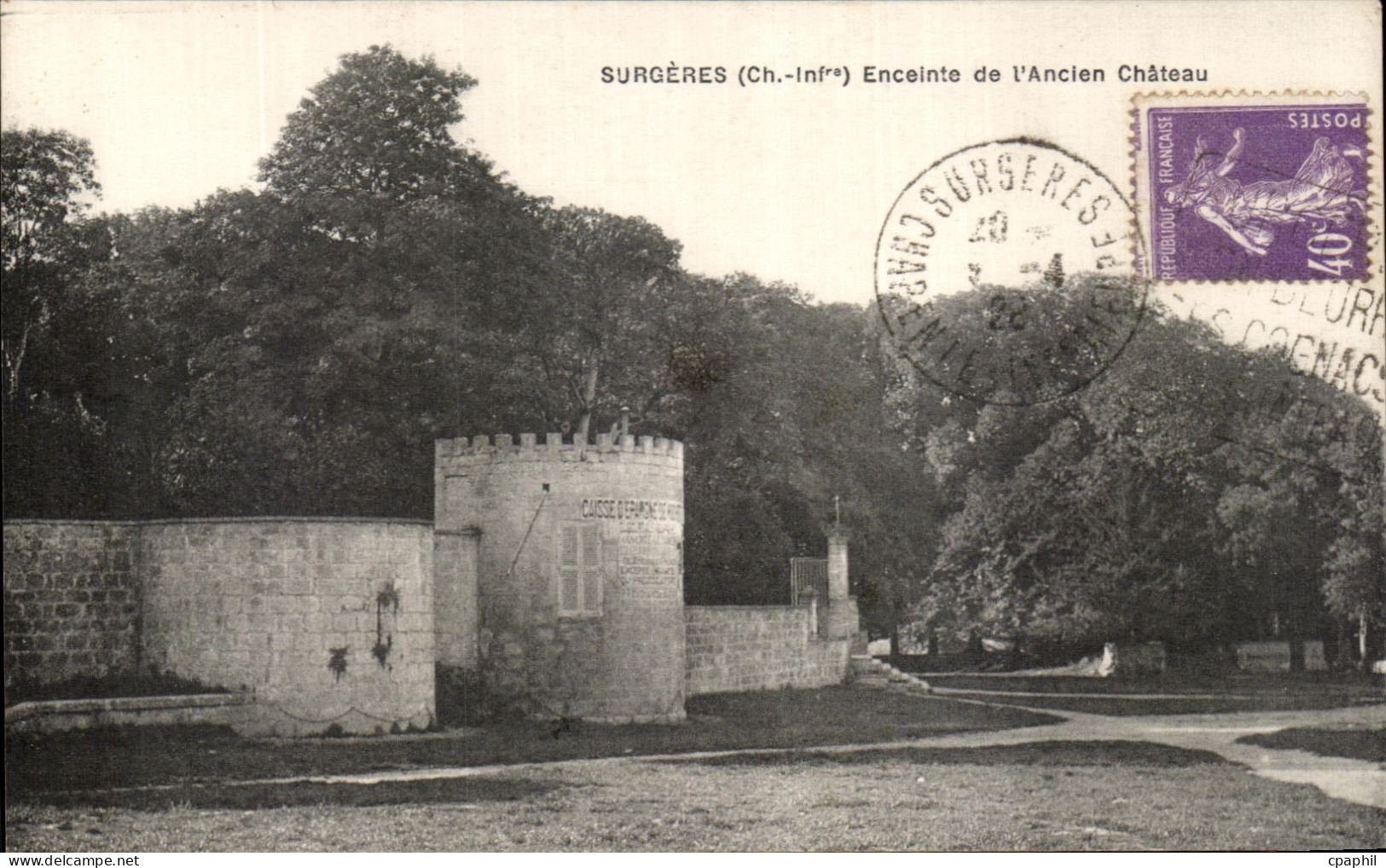 CPA Surgeres Enceinte de L'Ancien Chateau Caisse d'Epargne