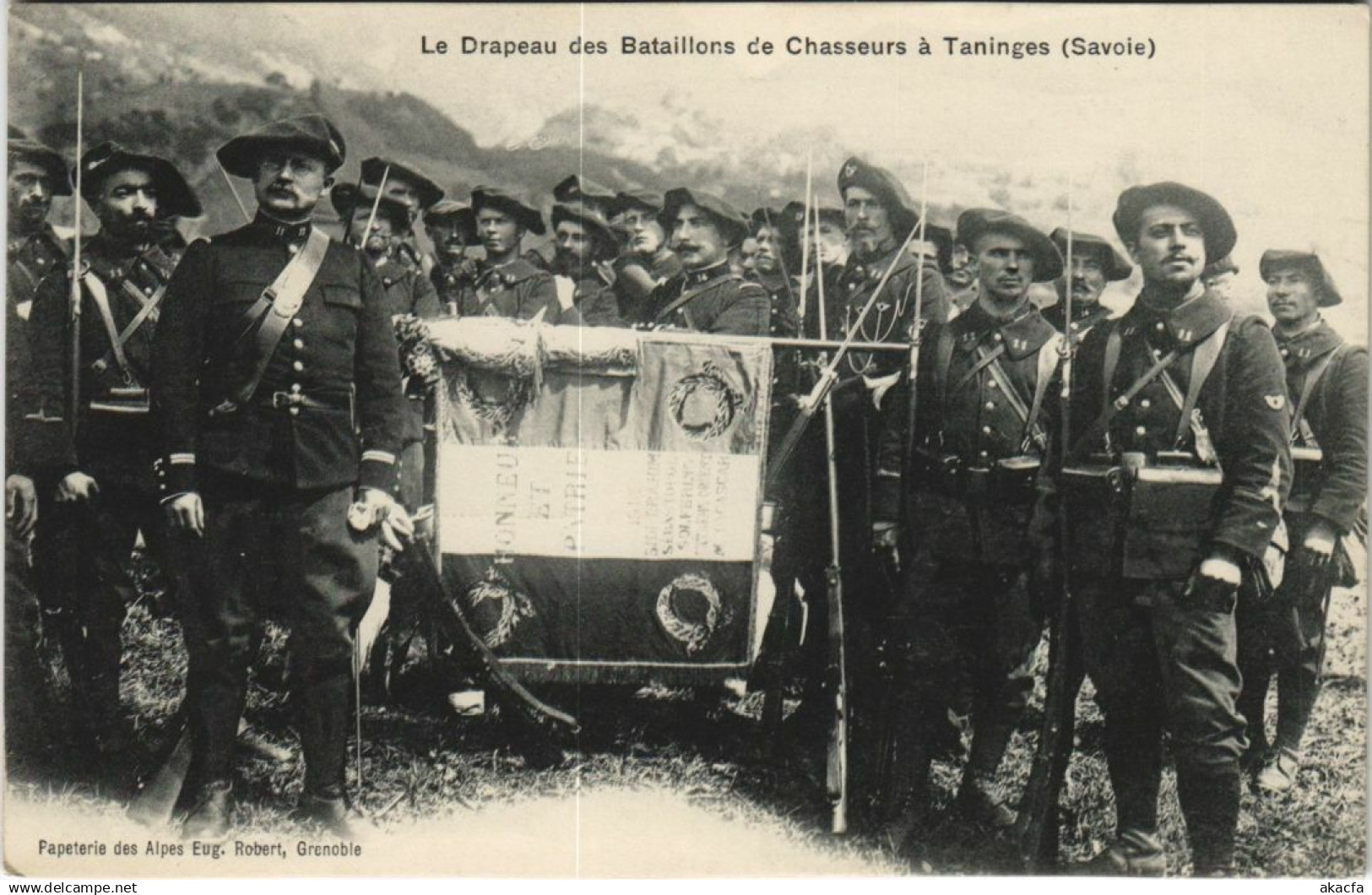 CPA TANINGES Le Drapeau des Bataillons de Chasseurs (1190985)